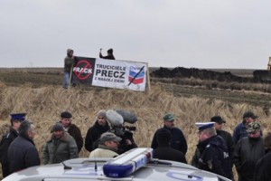 Lire la suite à propos de l’article Gaz de schiste : des paysans polonais tiennent tête au géant Chevron