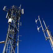 Antennes relais : les techniciens qui installent la 4G mettent-ils en danger leur santé ?